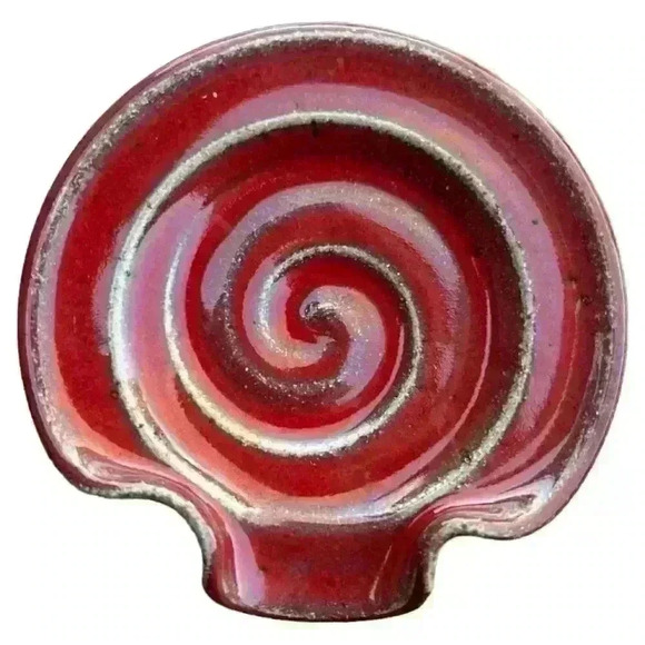 Exquisite handmade red pottery swirl spoon rest - Picture 1 of 3
